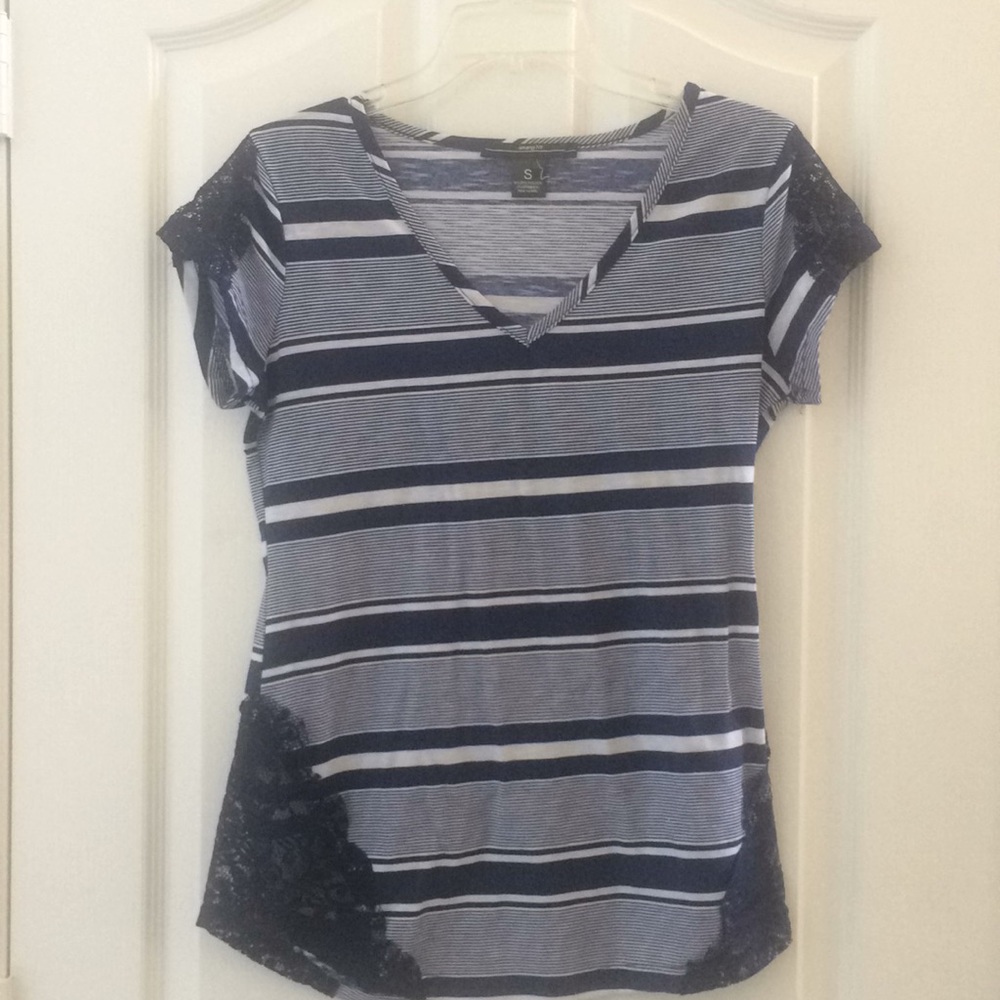 FINAL MARKDOWN Ladies Amang ny tee small